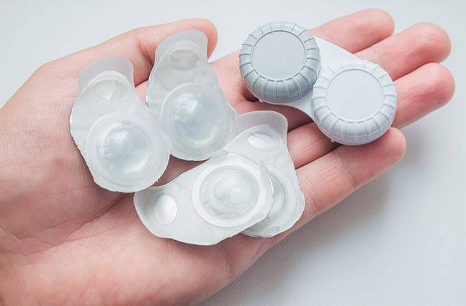 What Kind Of Contact Lenses Are Best For Occasional Use?